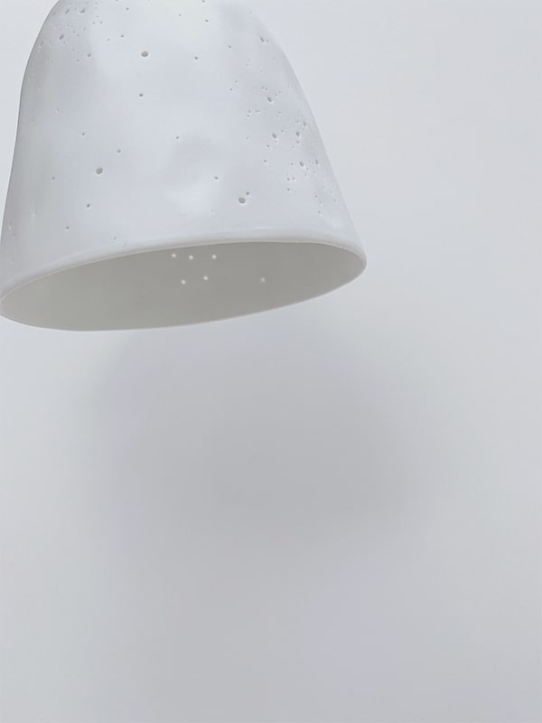 Lampe baladeuse points en céramique blanche