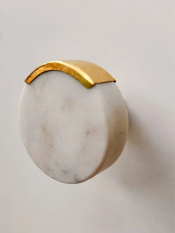 Patère ronde en marbre et laiton, poignée de porte de commode, de cuisine.